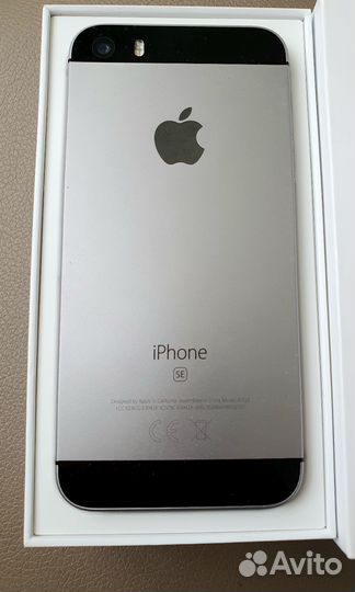 iPhone SE, 32 ГБ