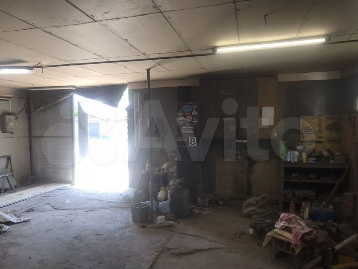 Гараж, > 30 м²