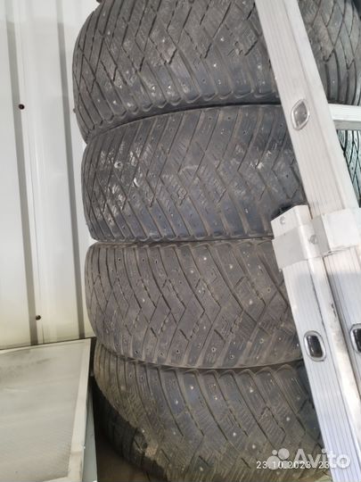 Goodyear Ultragrip Ice Arctic 225/55 R17