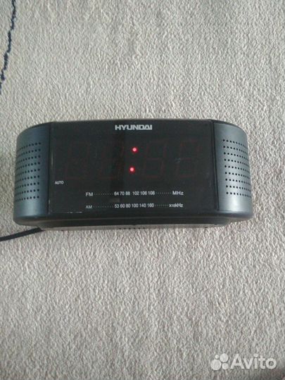 Радио часы hyundai H-1510