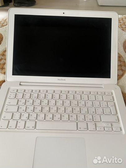 Apple MacBook 2010