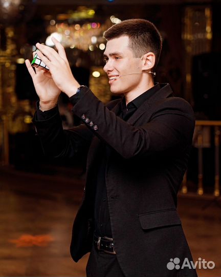 Фокусник иллюзионист Олег Савченко