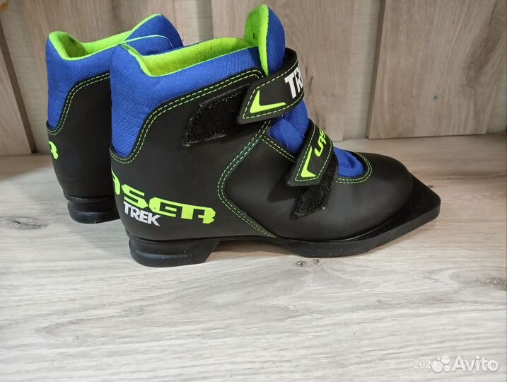 Лыжные ботинки