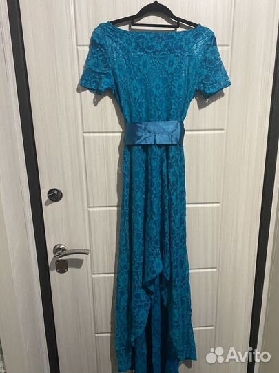 Платье вечернее изумрудное