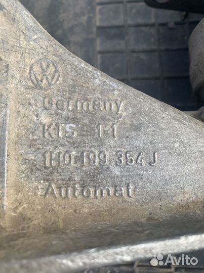 Кронштейн двигателя правый VW Golf III/V Passat B4