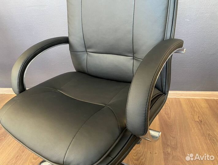 Офисное кресло новое