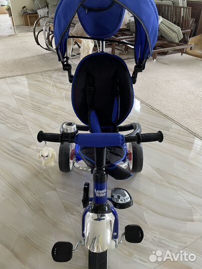Трехколесный велосипед с родительской ручкой