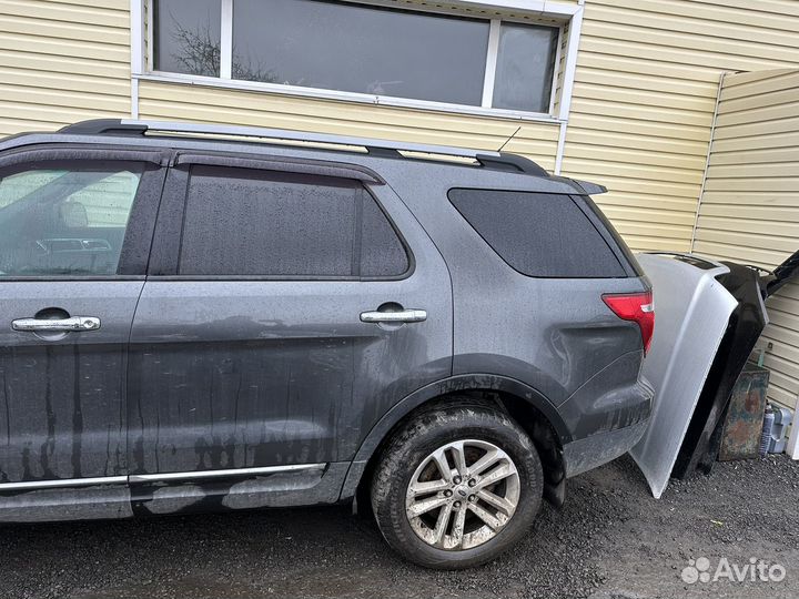Ford Explorer 3.5 AT, 2014, битый, 188 000 км