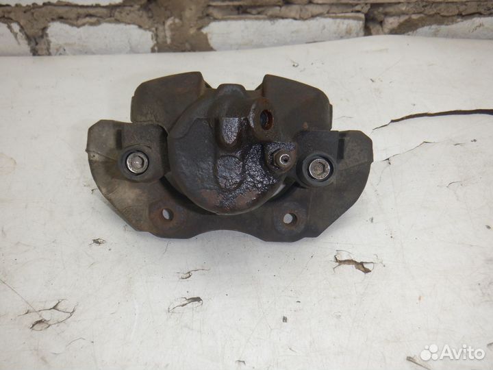 Суппорт передний правый Ford C-Max