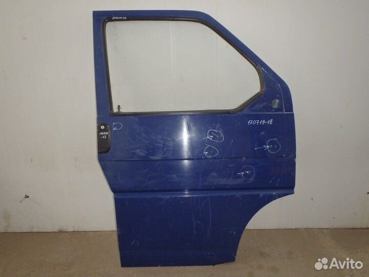 Дверь передняя правая Transporter Транспортер T4