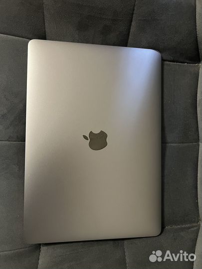 Apple MacBook Pro 13 8/256 (A1706)