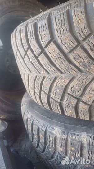 Michelin X-Ice North 4 225/45 R17
