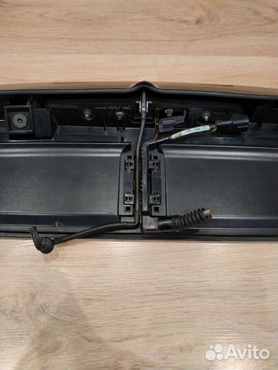 Спойлер Nissan Presage U31