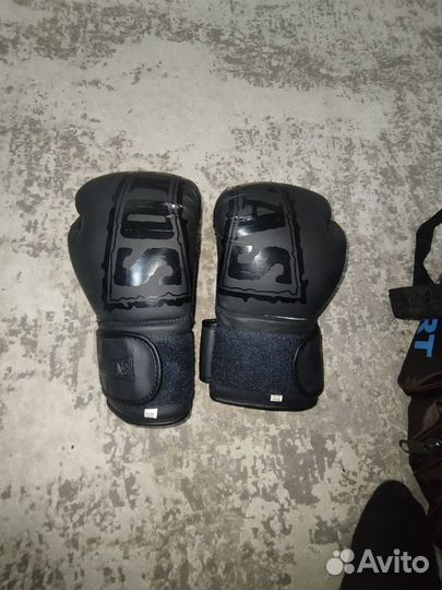 Кикбоксёрские принадлежности