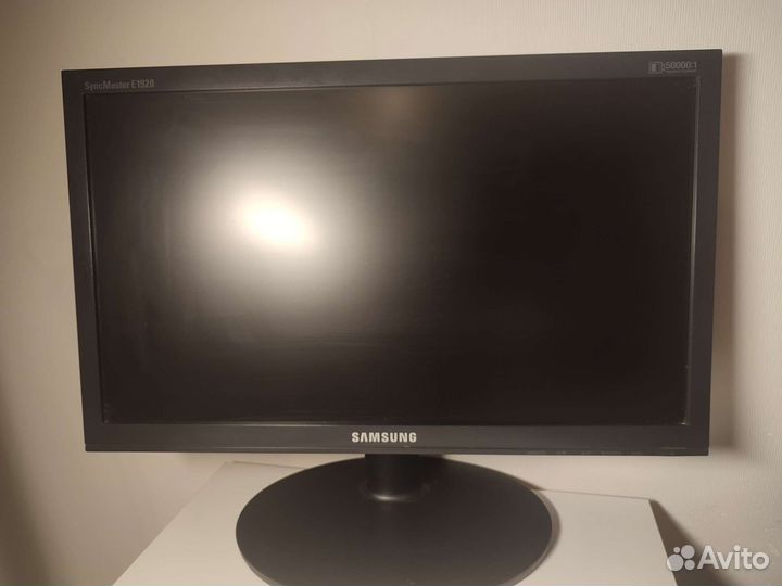 Монитор Samsung