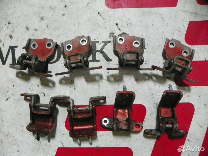 Петля двери Suzuki SX4