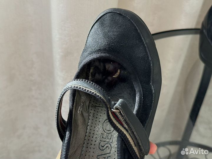 Школьные туфли на липучке 38 размер