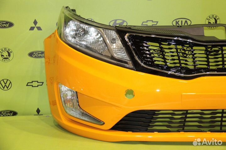 Передний бампер желтый такси на Kia Rio 3 11 - 15
