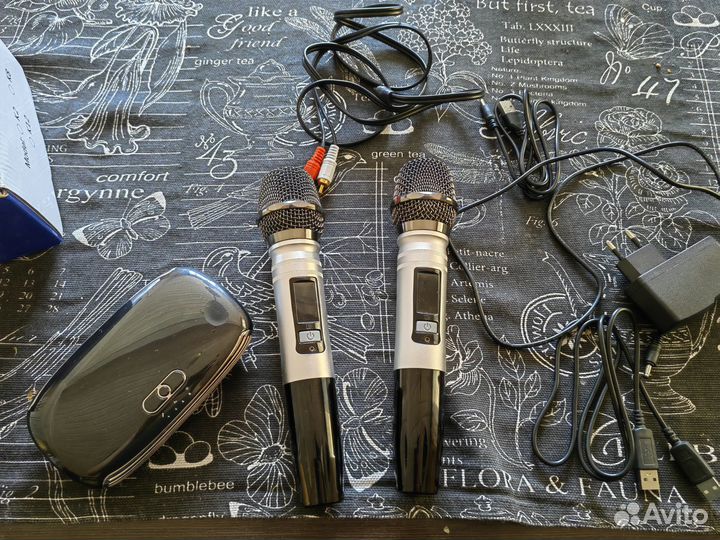 Беспроводной Smart TV Караоке + два микрофона