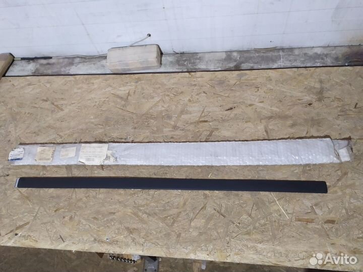 Молдинг двери передний Ford Focus 2 06