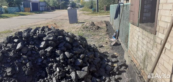 Скидаем уголь,Прополка сорняков
