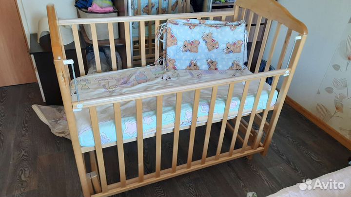 Детская кроватка с маятником в Н/Л