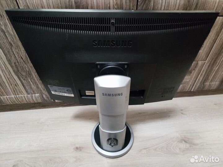 Монитор Samsung