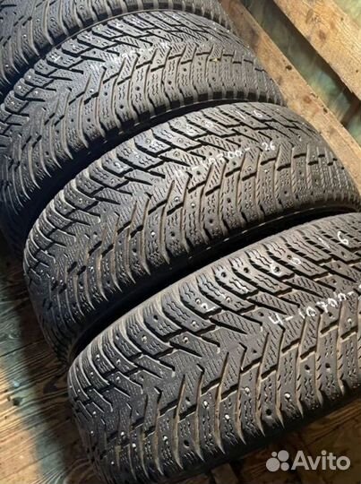 Nokian Tyres Hakkapeliitta 8 215/60 R16
