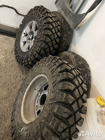 Maxxis M8090 Creepy Crawler 255/85 R16