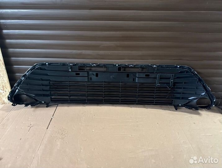 Решетка бампера Toyota Camry V50 2015