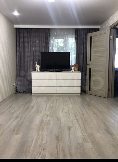 2-к. квартира, 43 м², 1/5 эт.