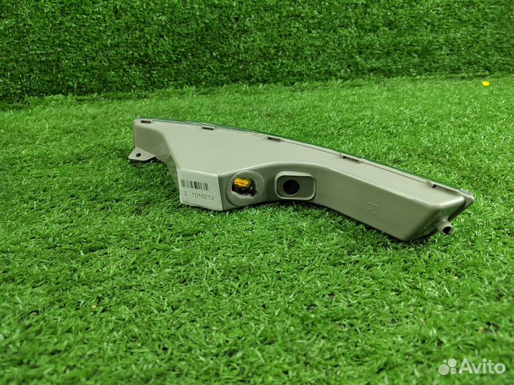 Поворотник в бампер правый VW Passat B6 VAG