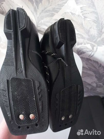 Лыжные ботинки 35 р