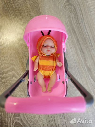 Пупс мини в коляске