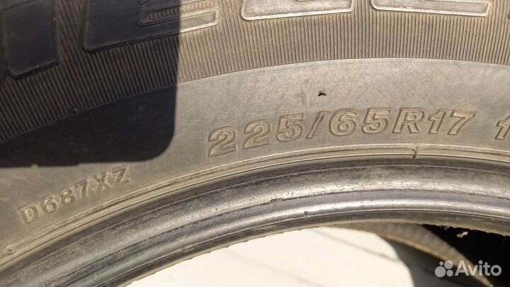 Bridgestone Dueler H/T 687 225/65 R17