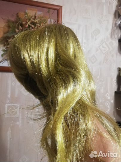 Парик карнавальный золотистый