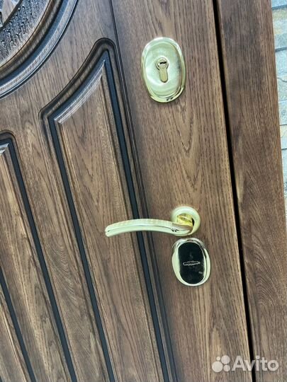 Входная дверь 