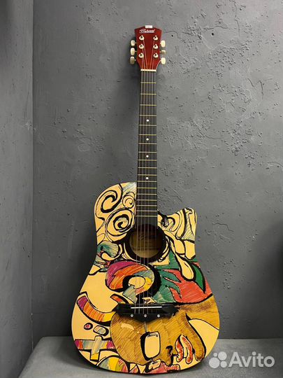 Гитара с принтом