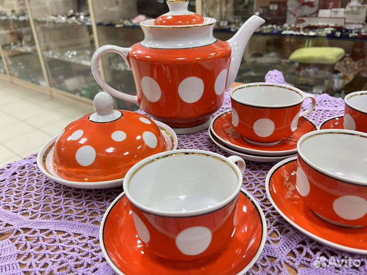 Сервиз чайный в горошек