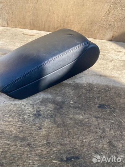 Подлокотник Audi A6 C6