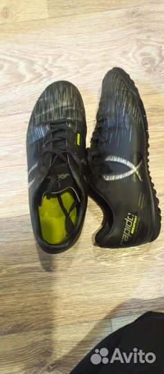 Футбольные бутсы