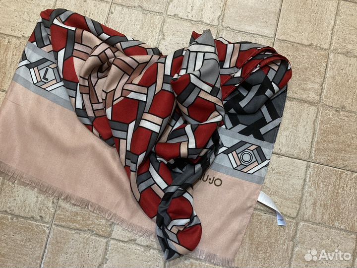 Палантин Liu Jo