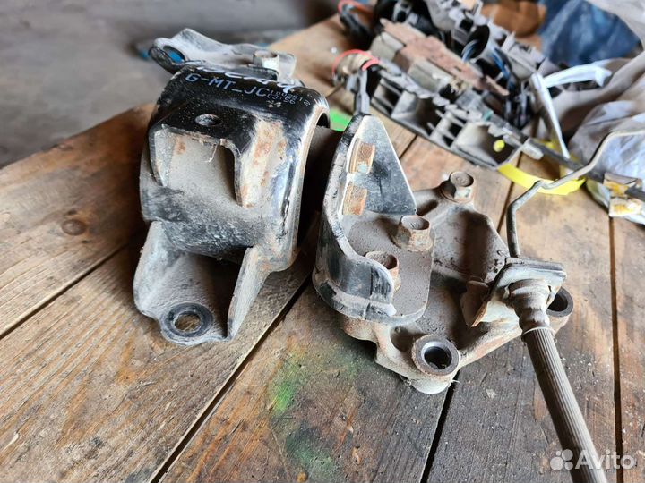 Опора кпп левая kia venga