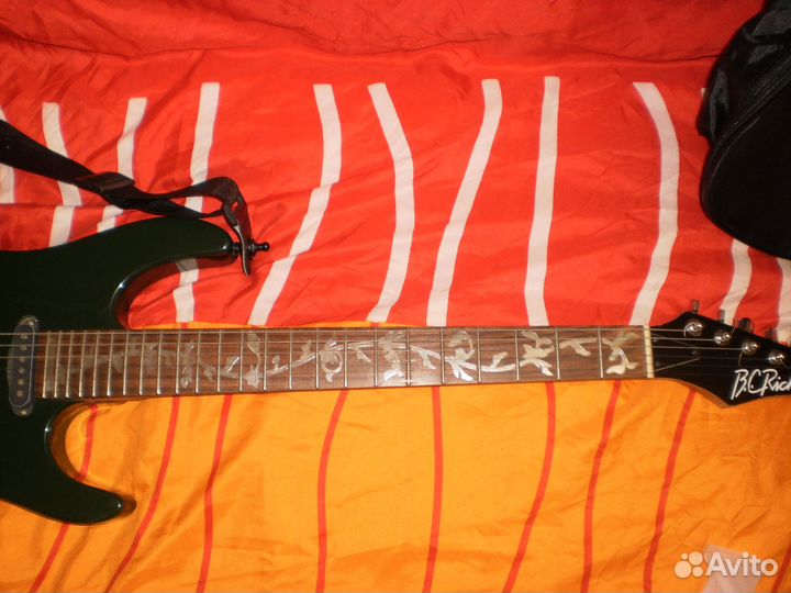 Электрогитара,комбоусилитель + полный комплект
