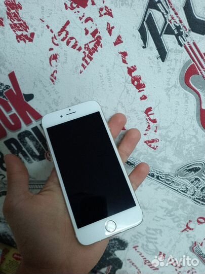 Телефон iPhone 7