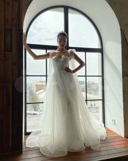 Свадебное платье минимализм с корсетом