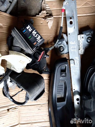 Ford fiesta 6 передние стеклоподъемники