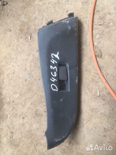 Кнопка стеклоподъемника передняя правая Nissan Alm