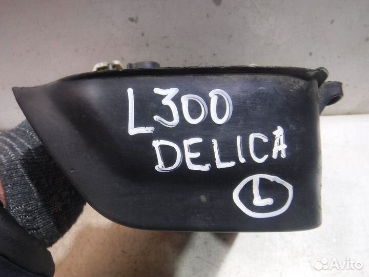 Фонарь задний левый Mitsubishi L300