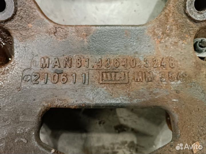 Кронштейн переднего амортизатора передний правый